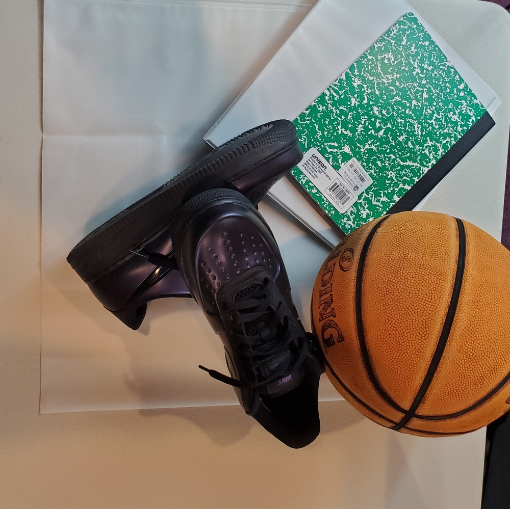 Athletic shoes